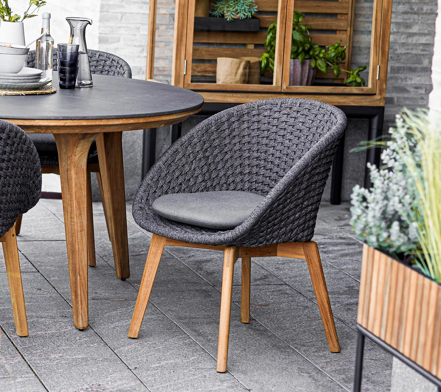 Cane-line Peacock Stuhl Dunkelgrau Teak Seil
