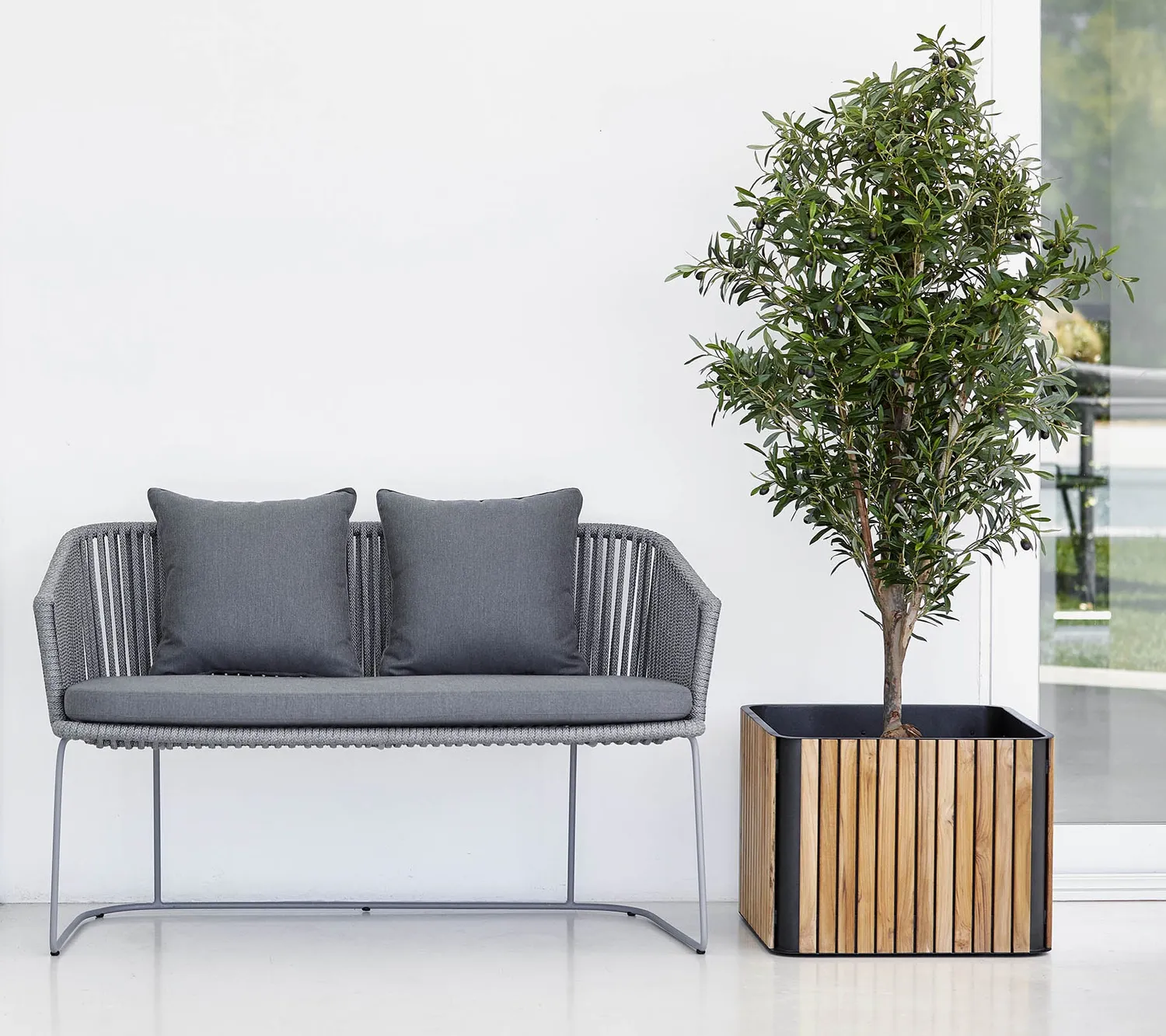 Cane-line Combine Pflanzkübel Teak Lavagrau Alu