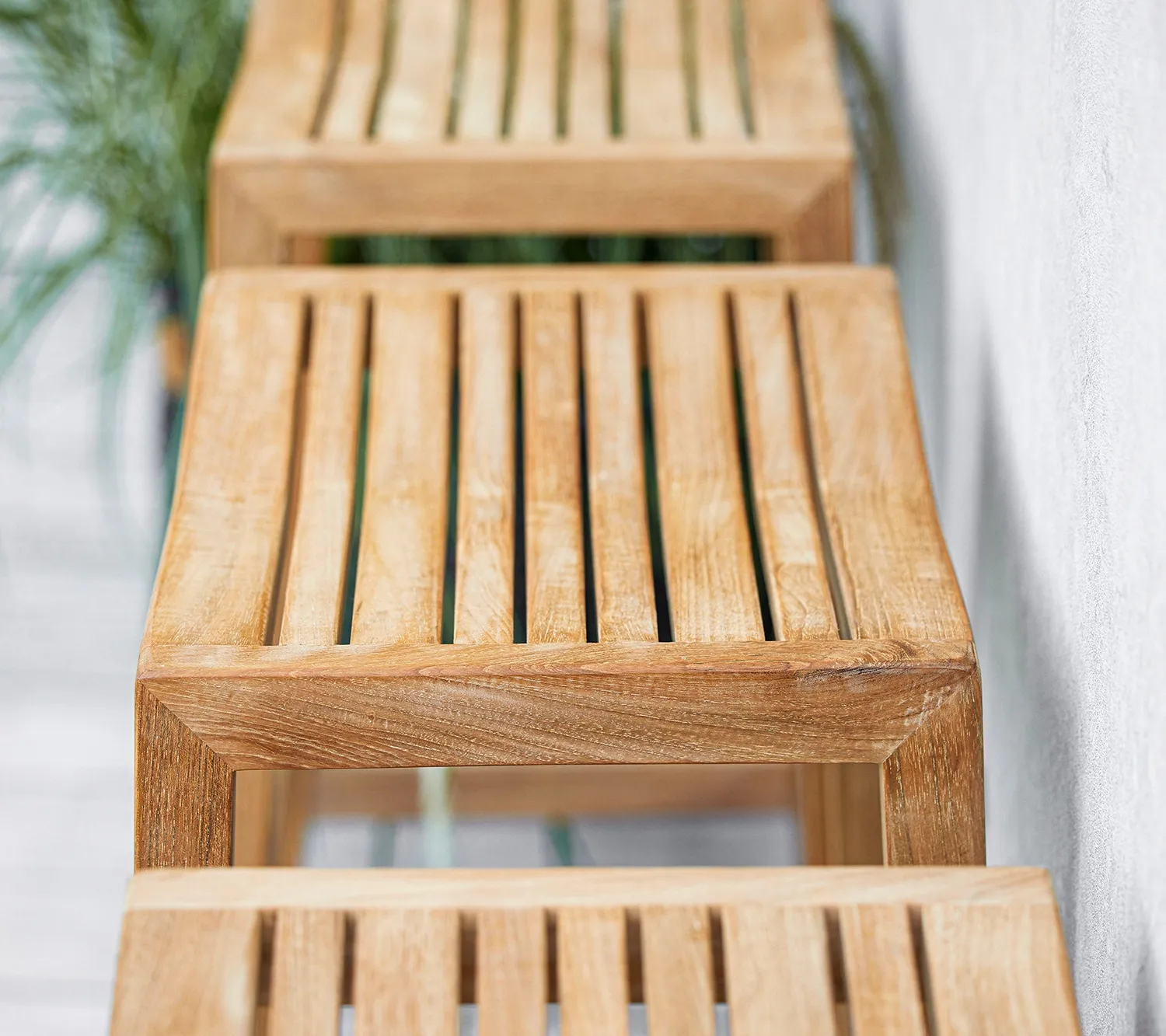 Cane-line Flip Barhocker Teak stapelbar für draußen