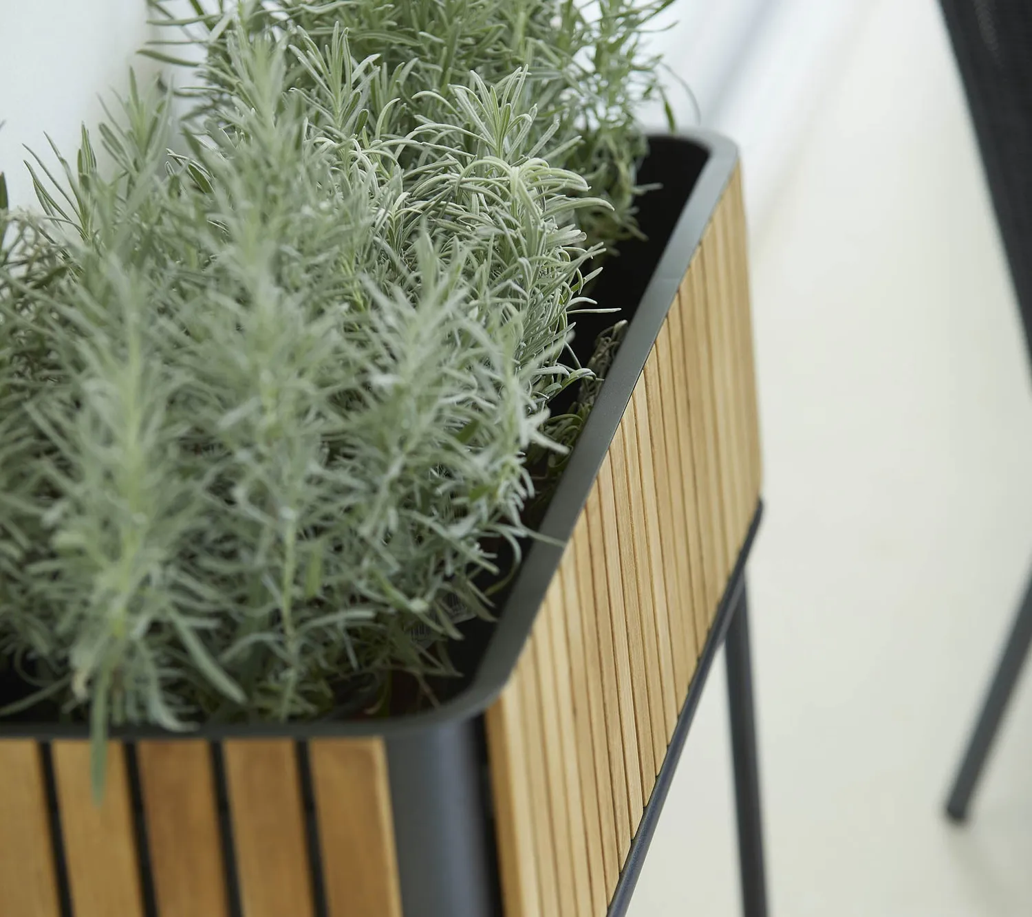 Cane-line Combine rechteckiger Pflanzkübel Teak Aluminium Lava Grey