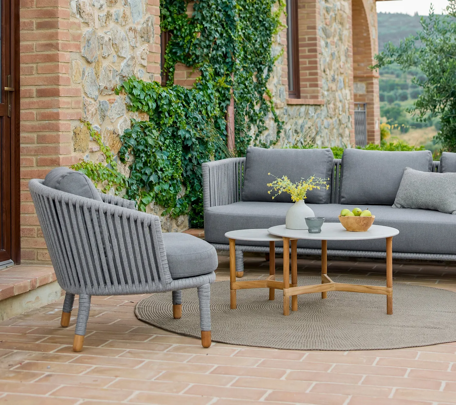 Cane-line Twist Couchtisch mittel Keramik fossilschwarz