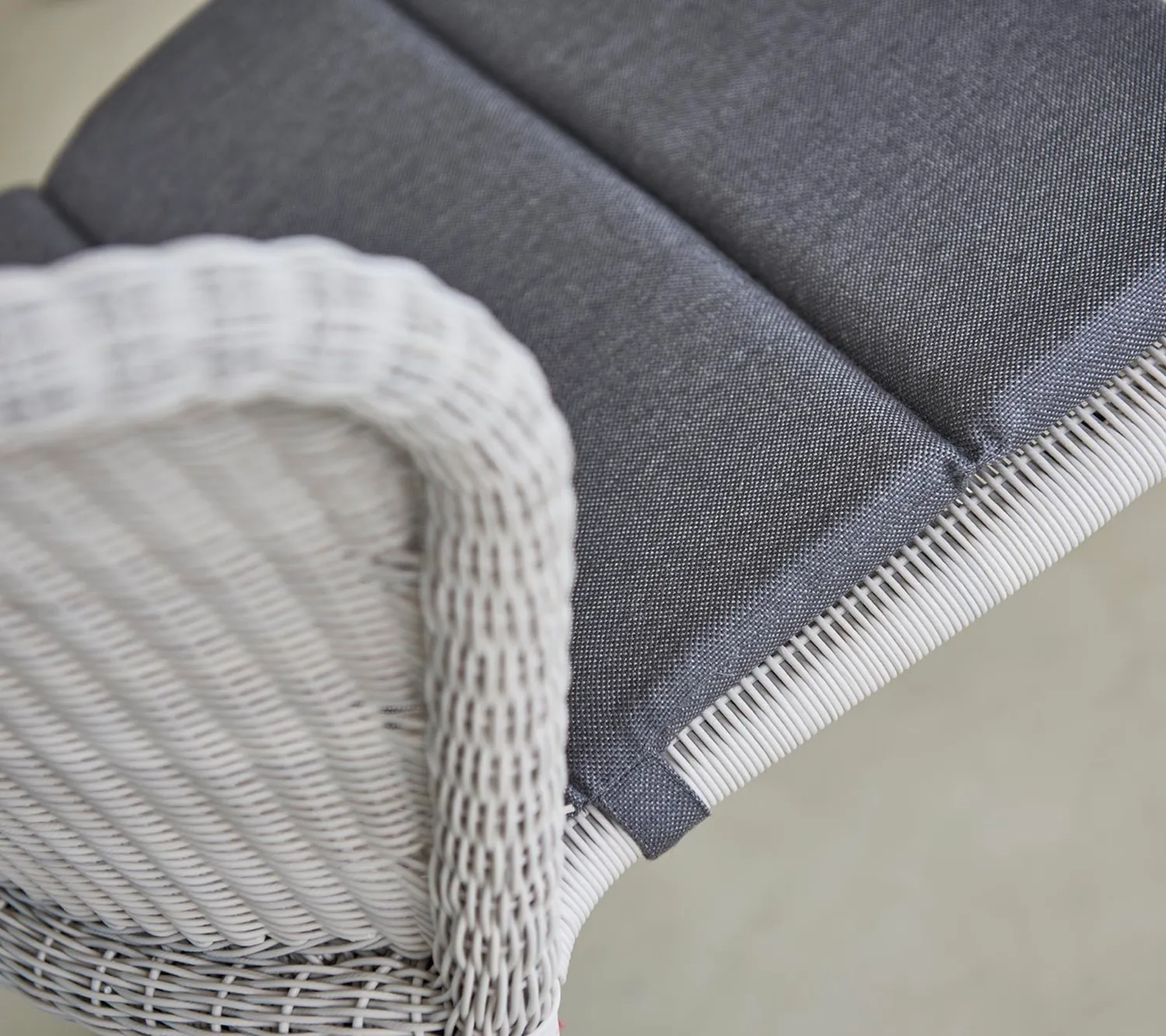 Cane-line Lean Stuhl schwarz Weave stapelbar