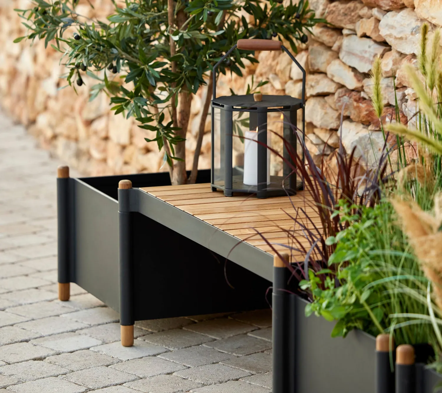 Cane-line Sticks Pflanzbank Teak Sand Aluminium Outdoor