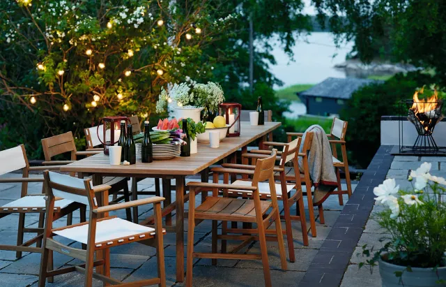 Skargaarden Djurö Essen Sessel Gartenstuhl draußen