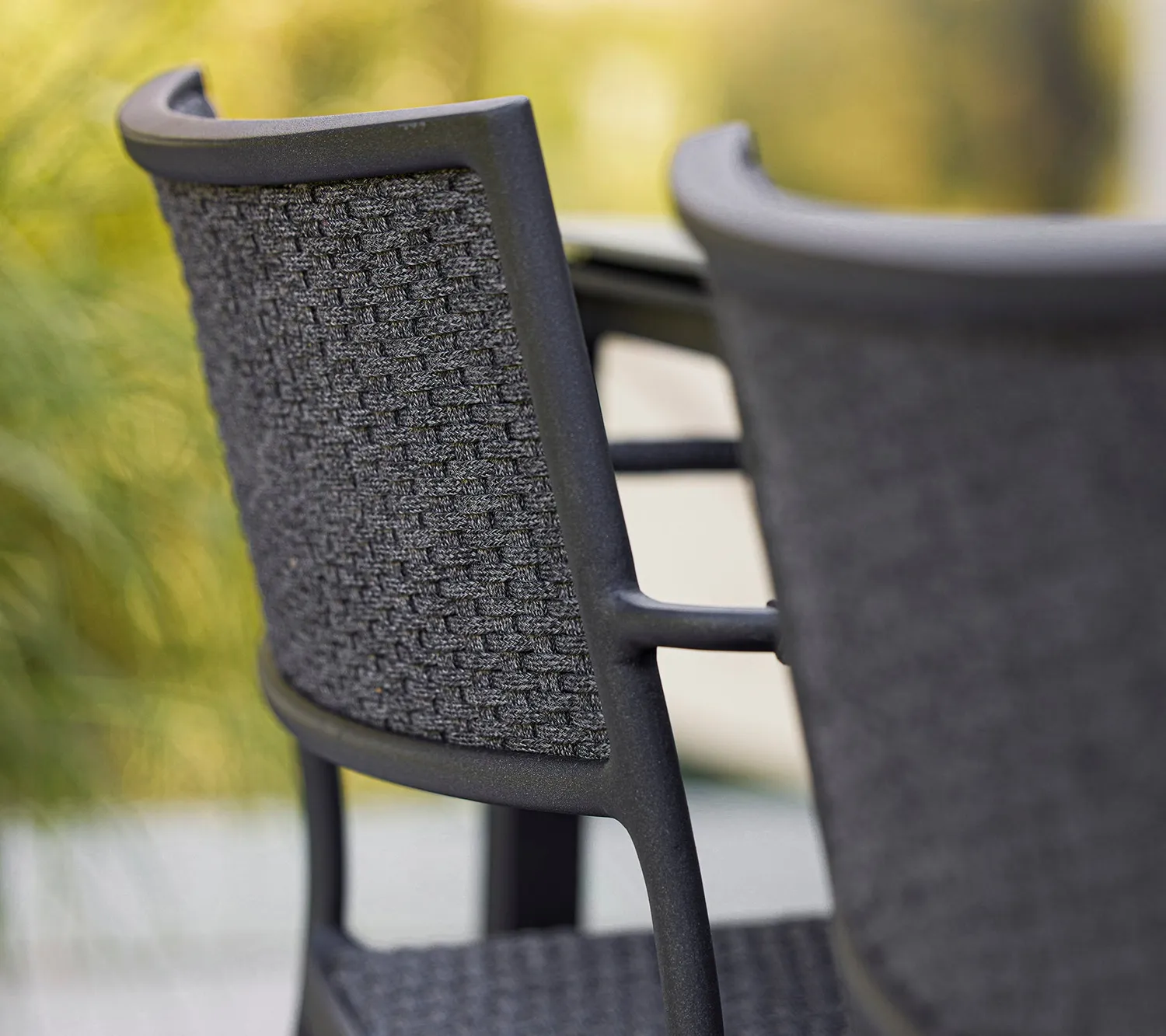 Cane-line Less Stuhl Natur/Lavagrau stapelbar