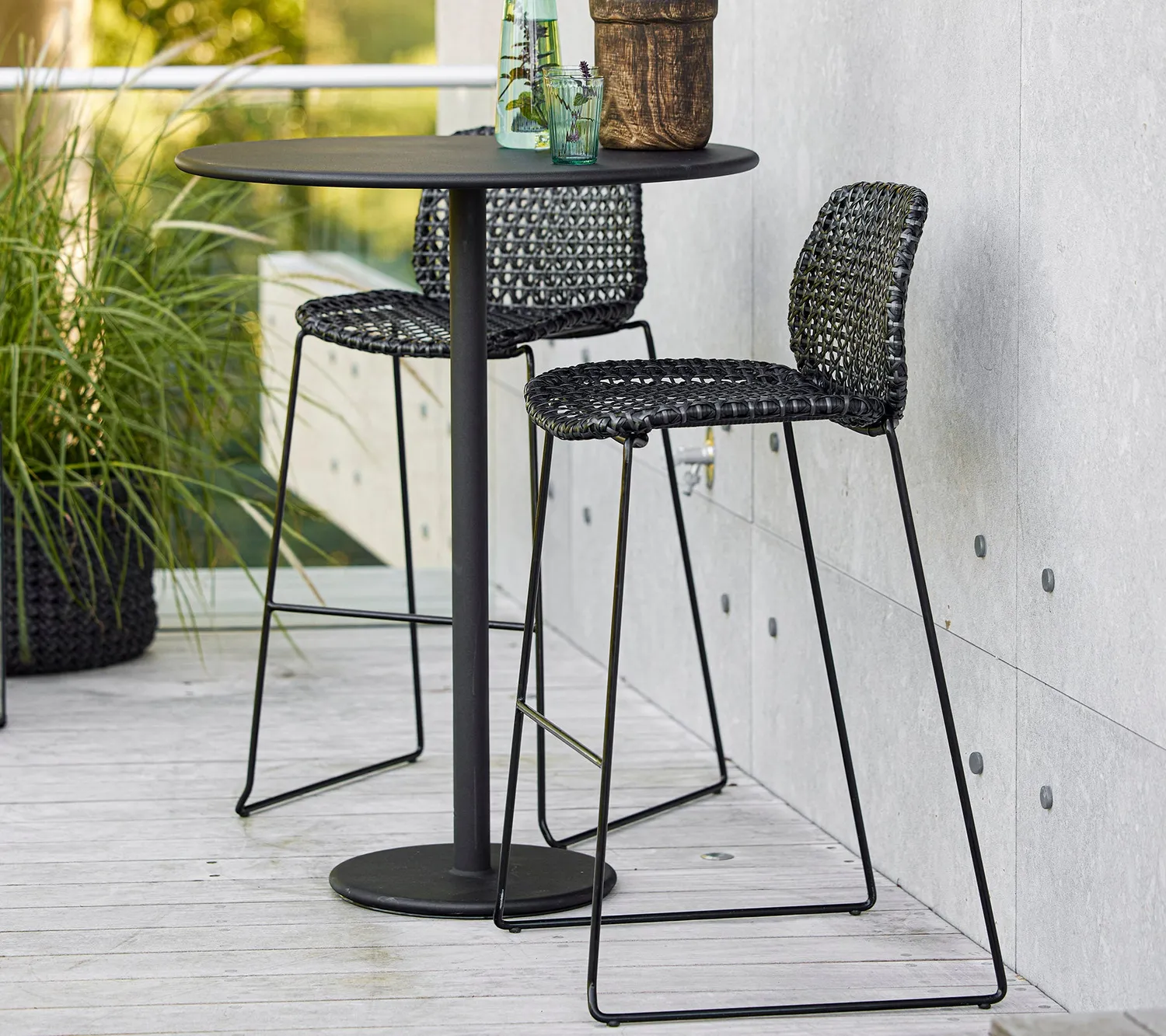 Cane-line Vibe Barhocker Schwarz/Graphit stapelbar