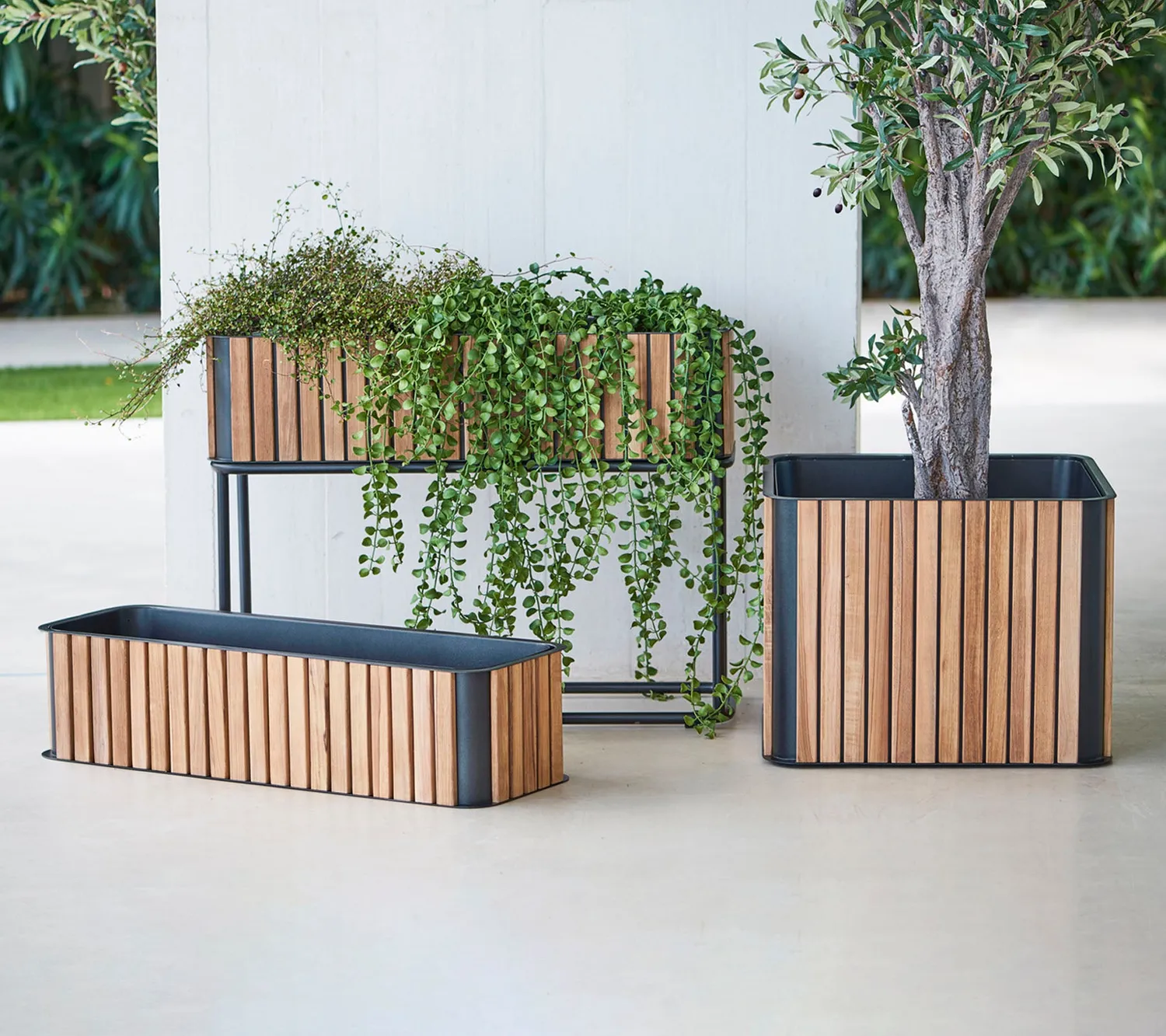 Cane-line Combine Pflanzkübel Teak Lavagrau Alu