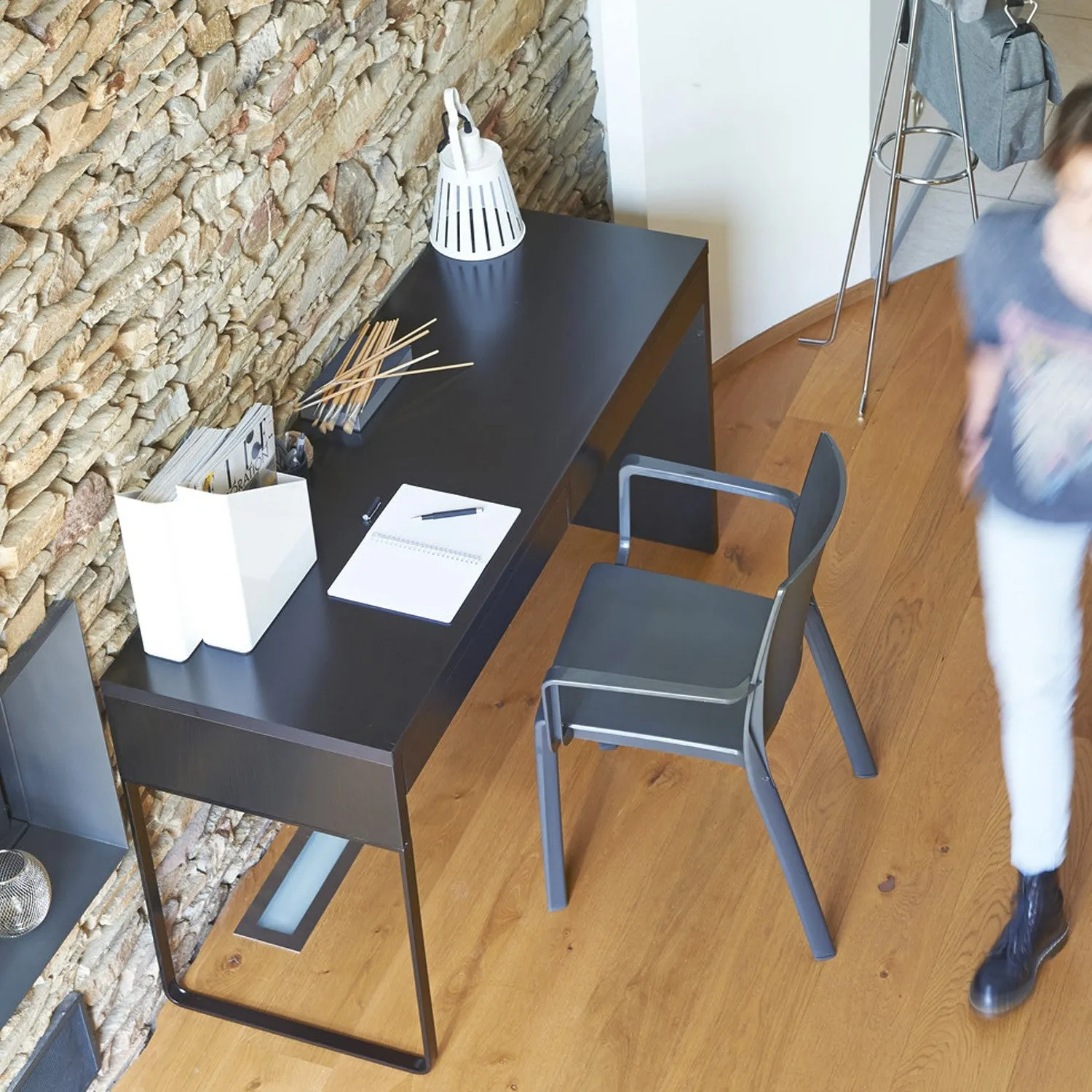 Grosfillex Milton Gartenstuhl Anthrazit recycelt Kunststoff