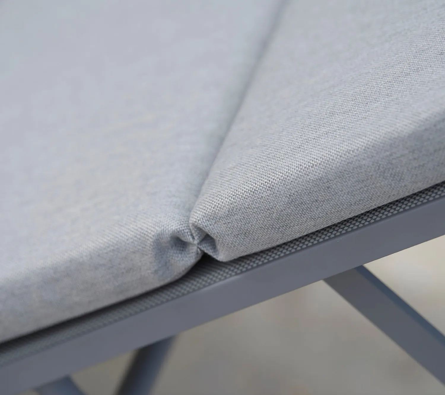 Cane-line Relax Sonnenliege Grau Tex Outdoor