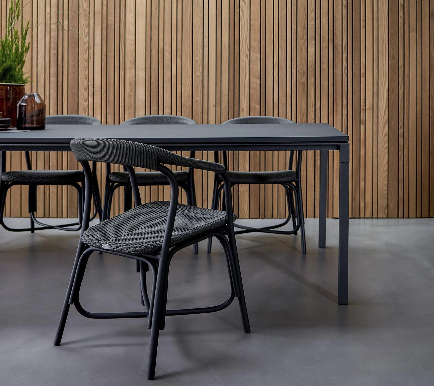 Cane-line Noble Armlehnstuhl Schwarz Rattan