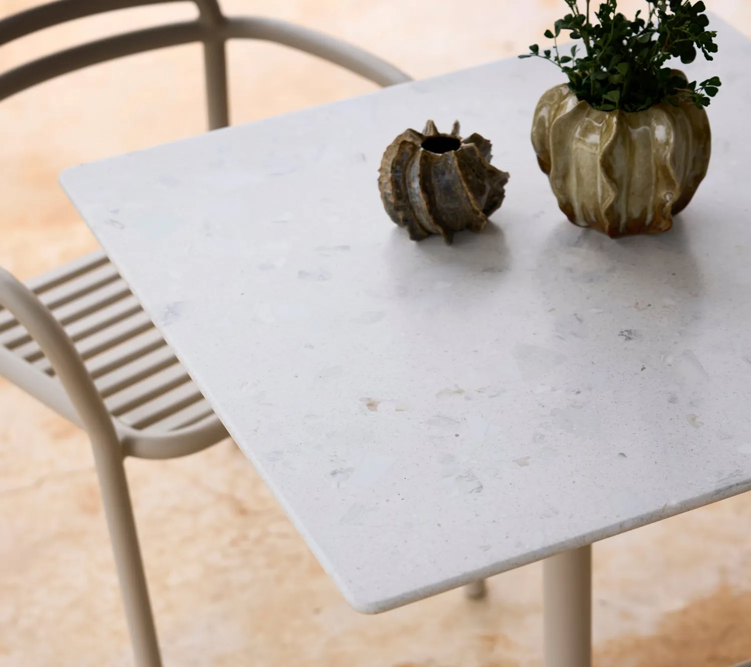 Cane-line Go Café Tisch 75x75 cm Lava Grey Aluminium