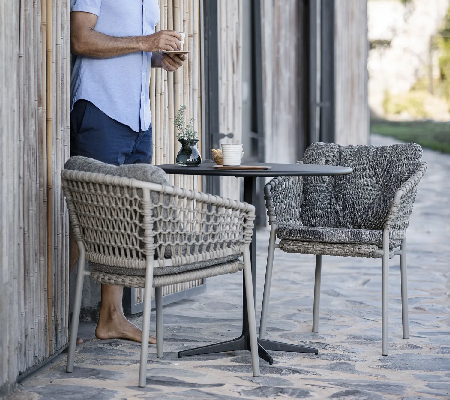 Cane-line Drop Cafétisch 60 cm Dunkelgrün Alu