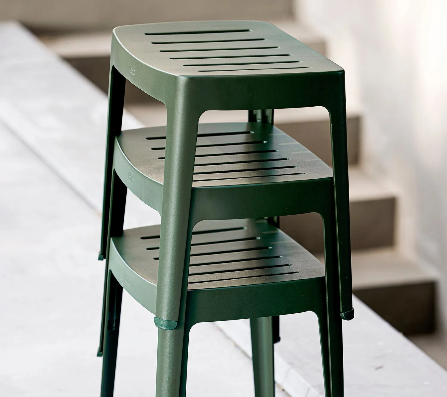 Cane-line Cut Hocker weiß alu dunkelgrau stapelbar
