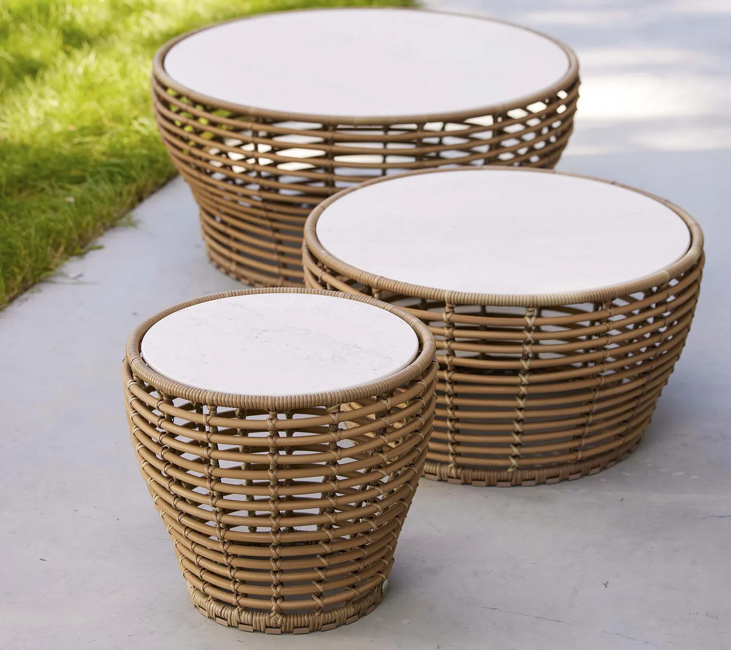 Cane-line Basket Couchtisch Klein Natur Fossil Black