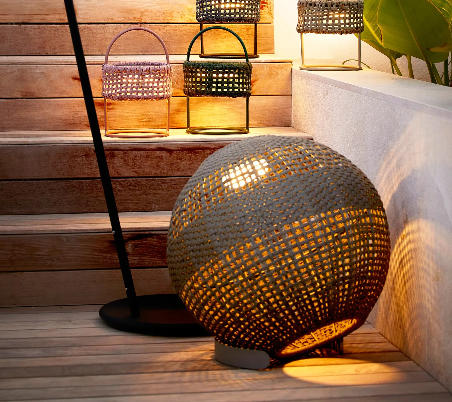 Cane-line Illusion Lampe rund Taupe Solar LED Outdoor
