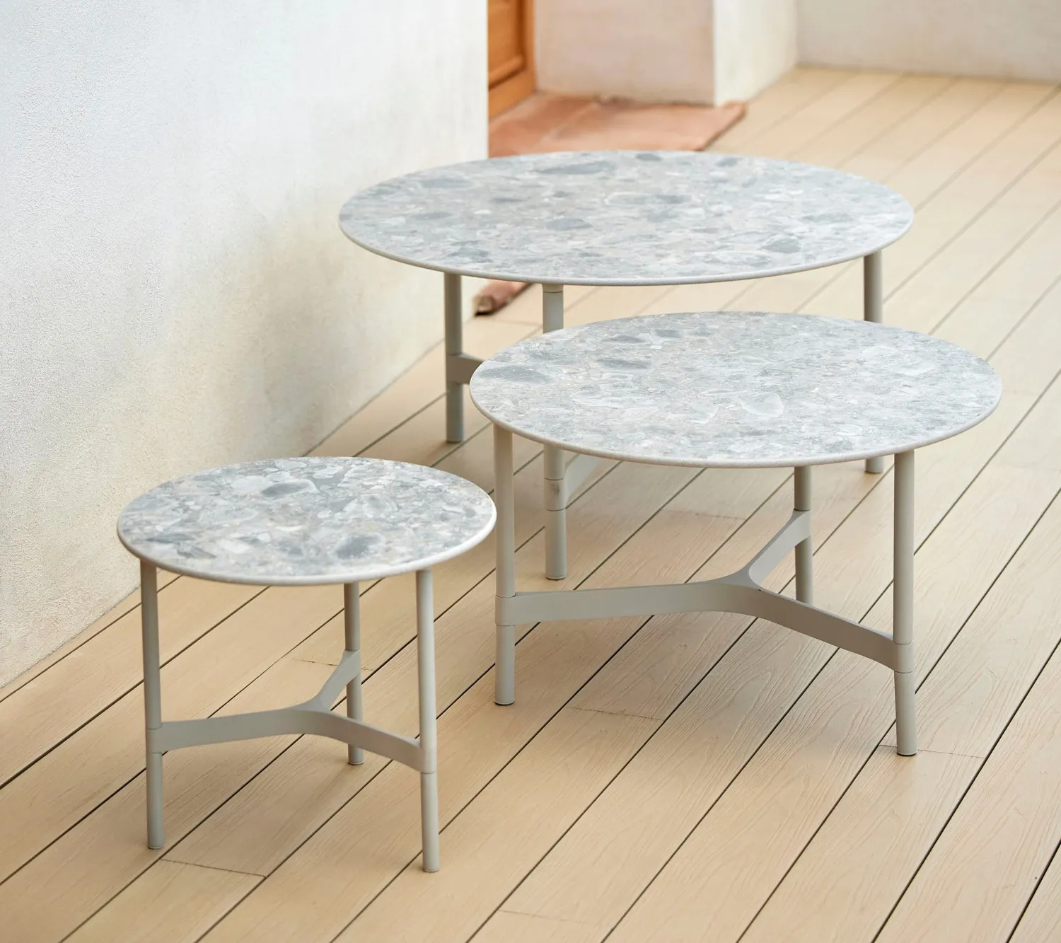 Cane-line Twist Couchtisch klein Lava Grey Fossil Black Keramik Outdoor
