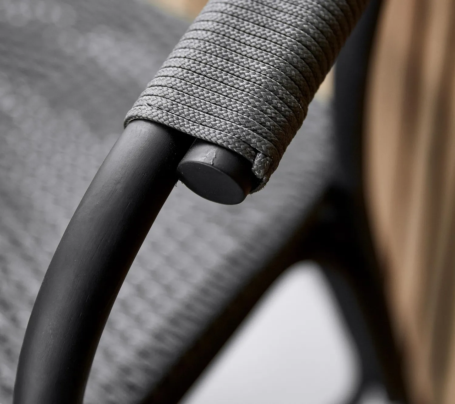 Cane-line Noble Armlehnstuhl Schwarz Rattan
