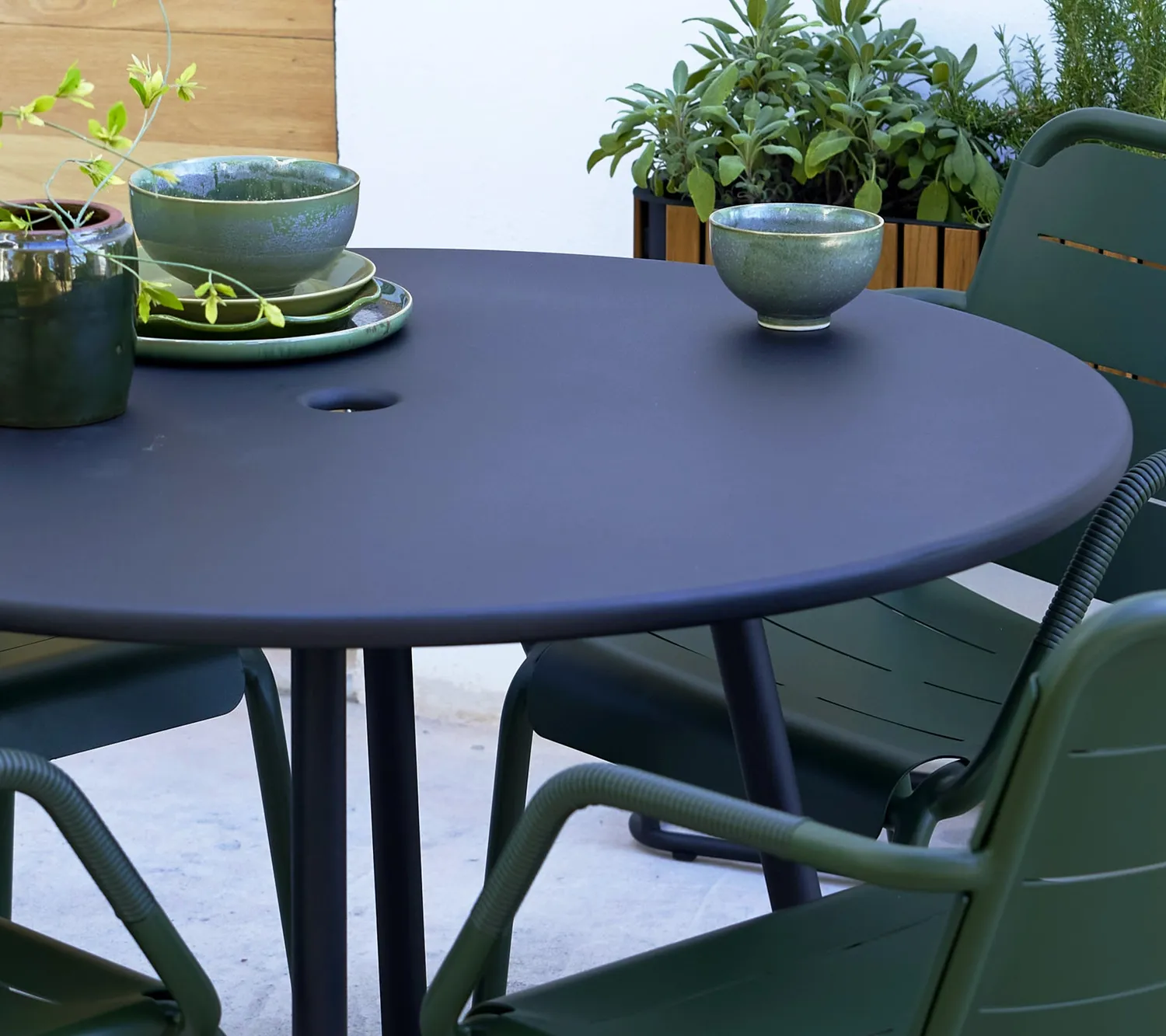 Cane-line Area Esstisch 110 cm Lava Grey Alu