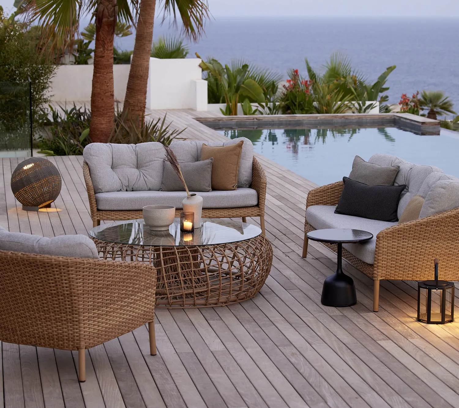 Cane-line Ocean Ocean large 2-seater sofa Kissen-Set Weißgrau