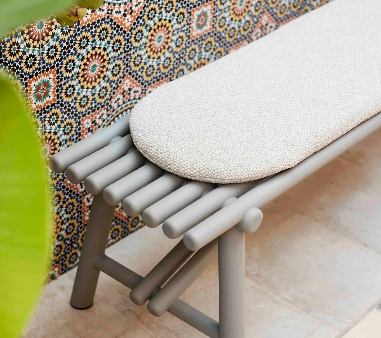 Cane-line Sticks Bench Gartenbank Taupe Teak mit Kissen