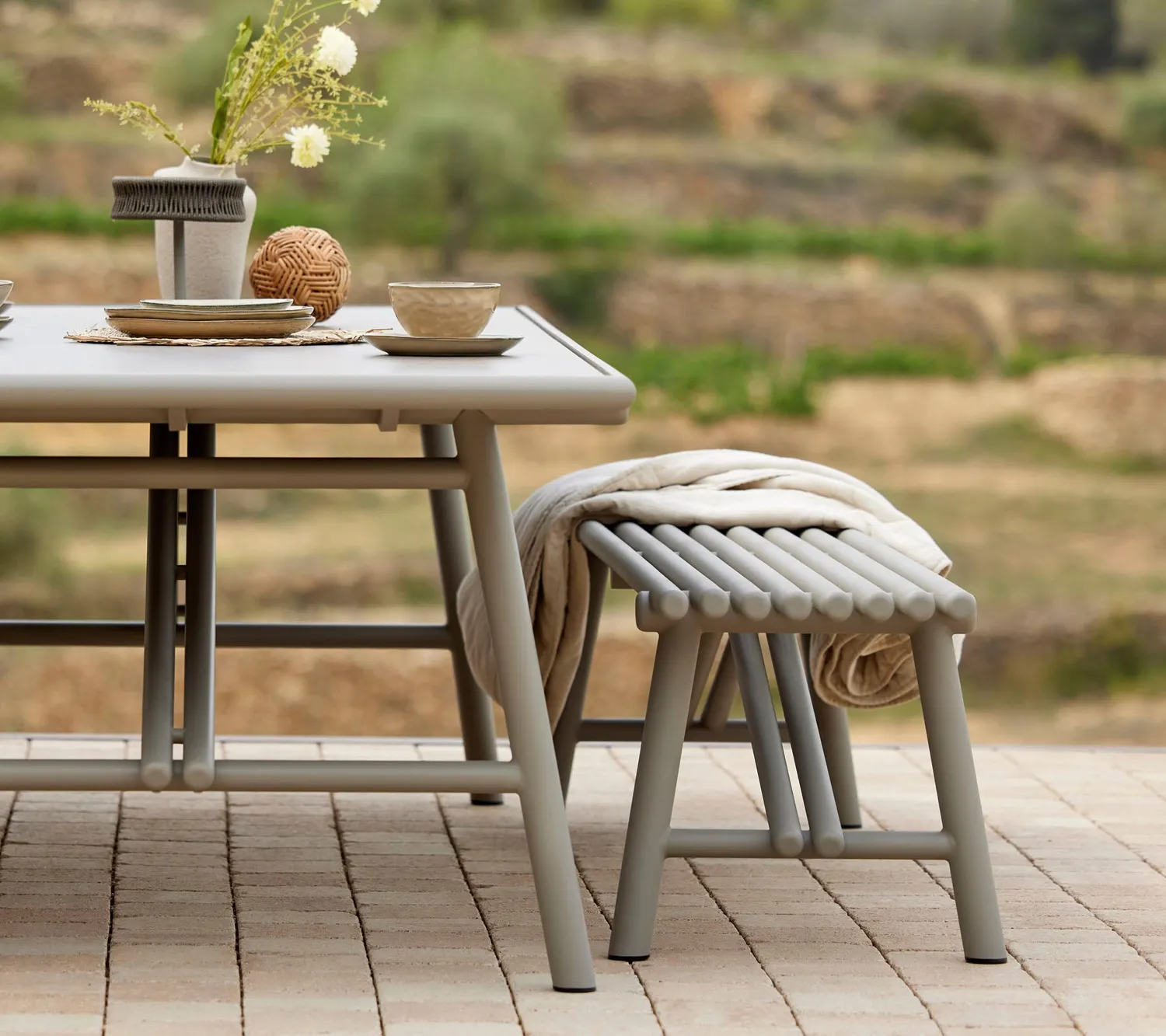 Cane-line Sticks Bench Gartenbank Taupe Teak mit Kissen