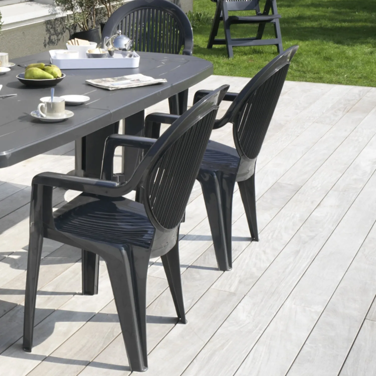Grosfillex Fidji Gartensessel Anthrazit Lattenoptik
