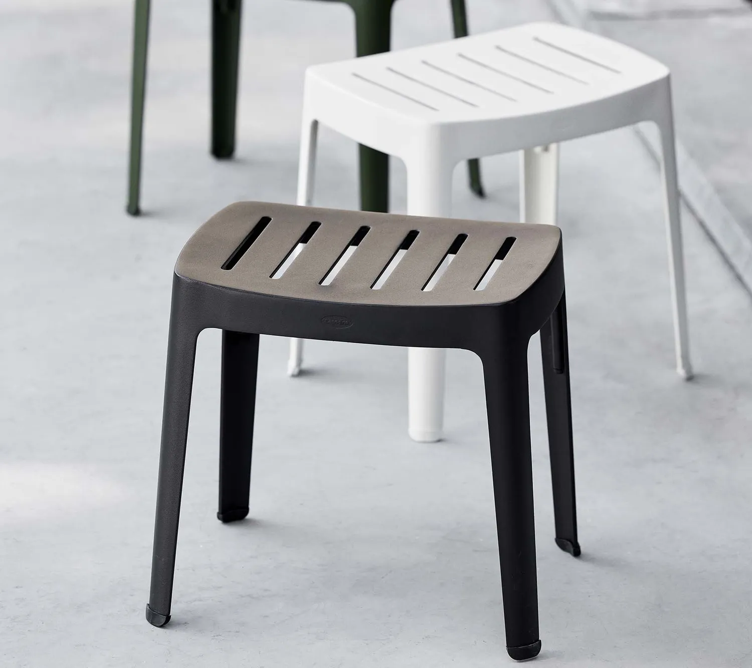 Cane-line Cut Hocker weiß alu dunkelgrau stapelbar