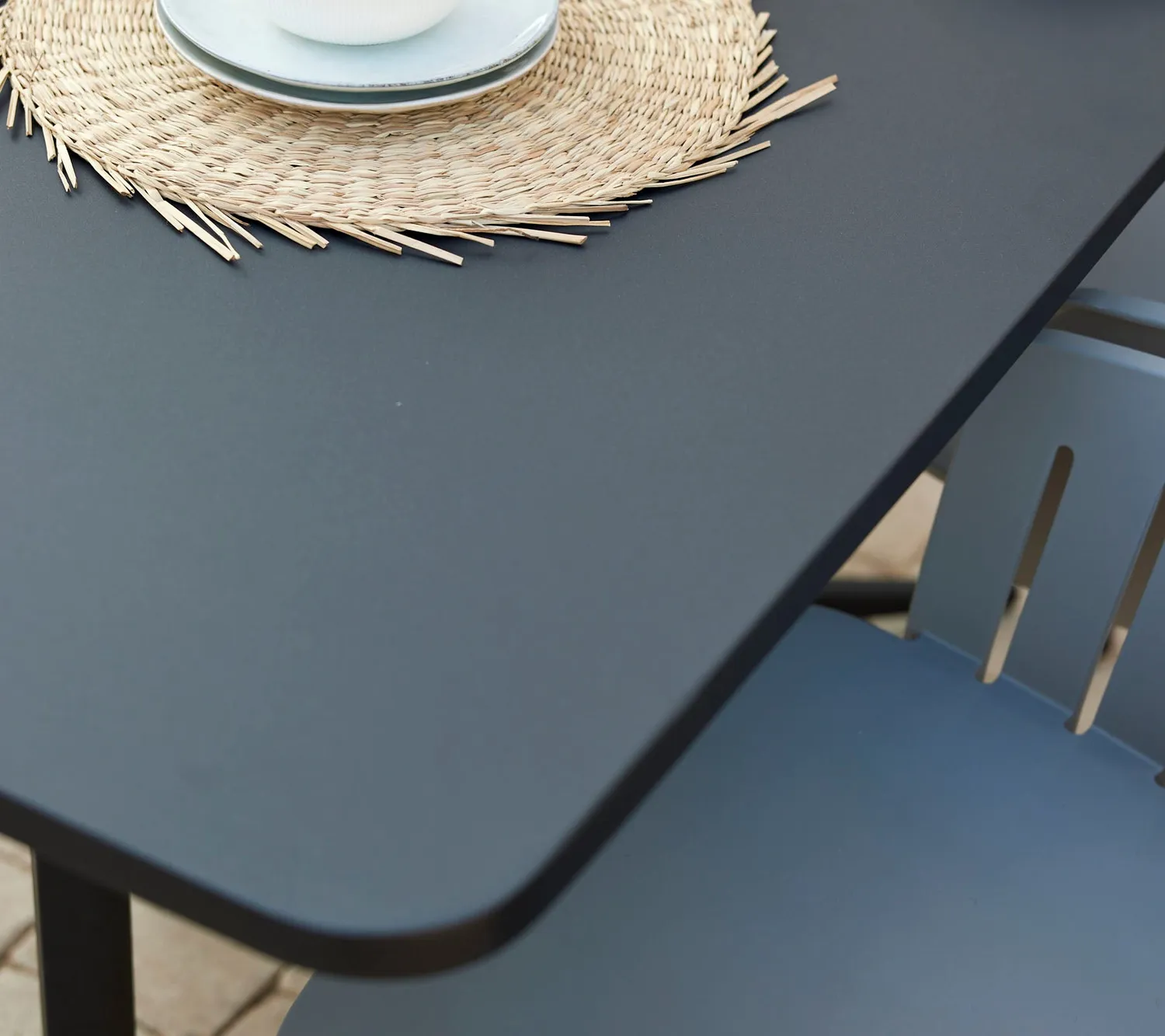 Cane-line Drop Cafétisch Teak Lava Grey Aluminium