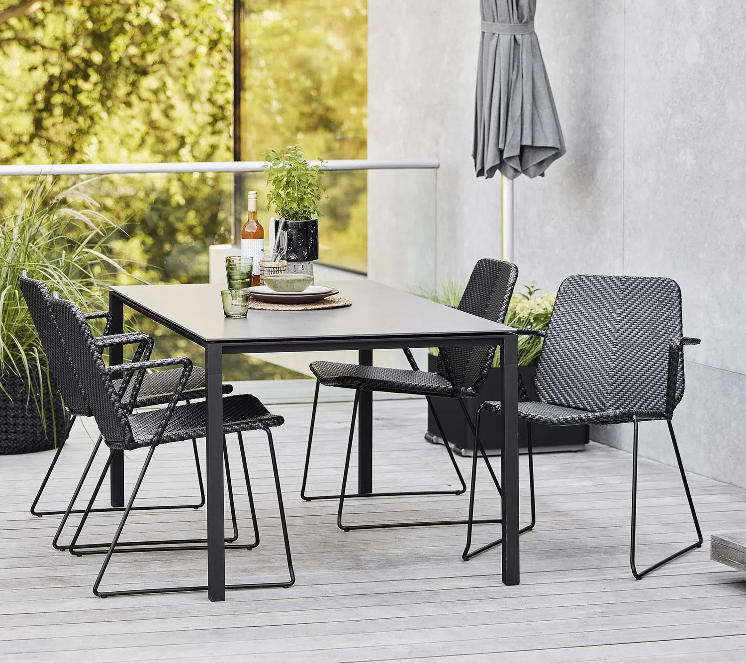 Cane-line Vision Armchair Armlehnstuhl Schwarz Graphit Weave stapelbar