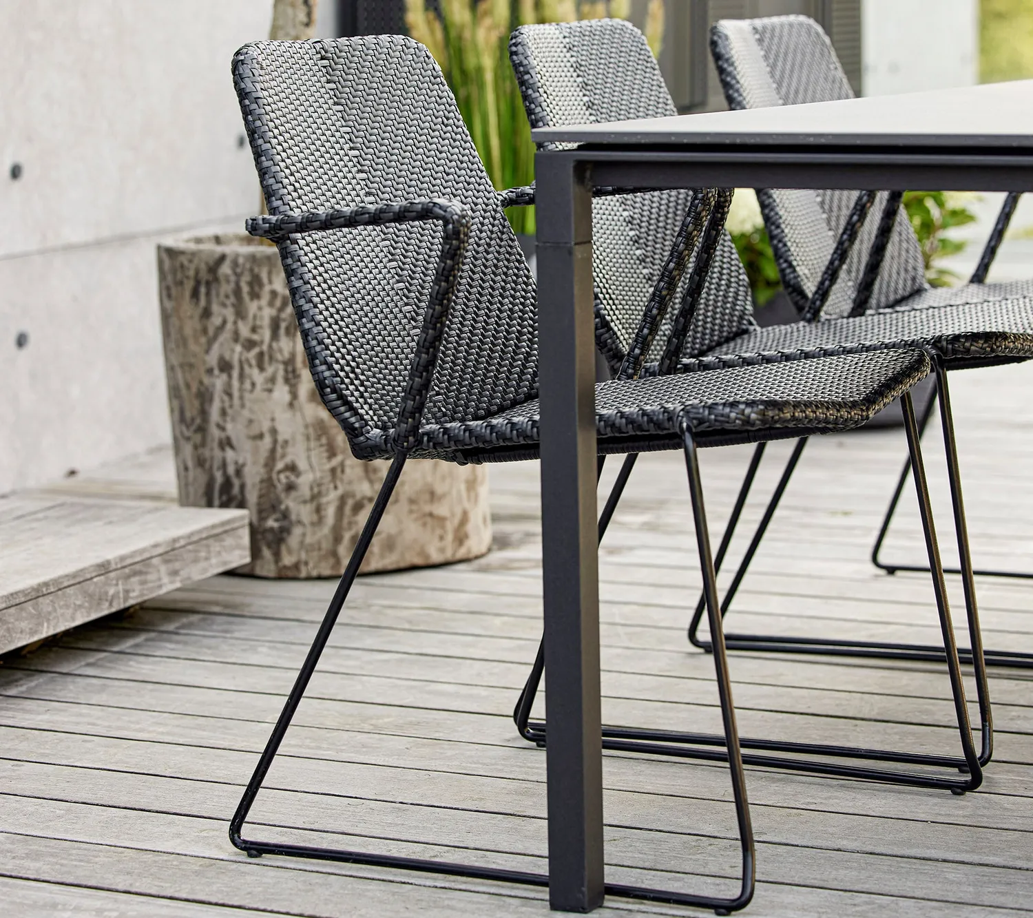 Cane-line Vision Armchair Armlehnstuhl Schwarz Graphit Weave stapelbar