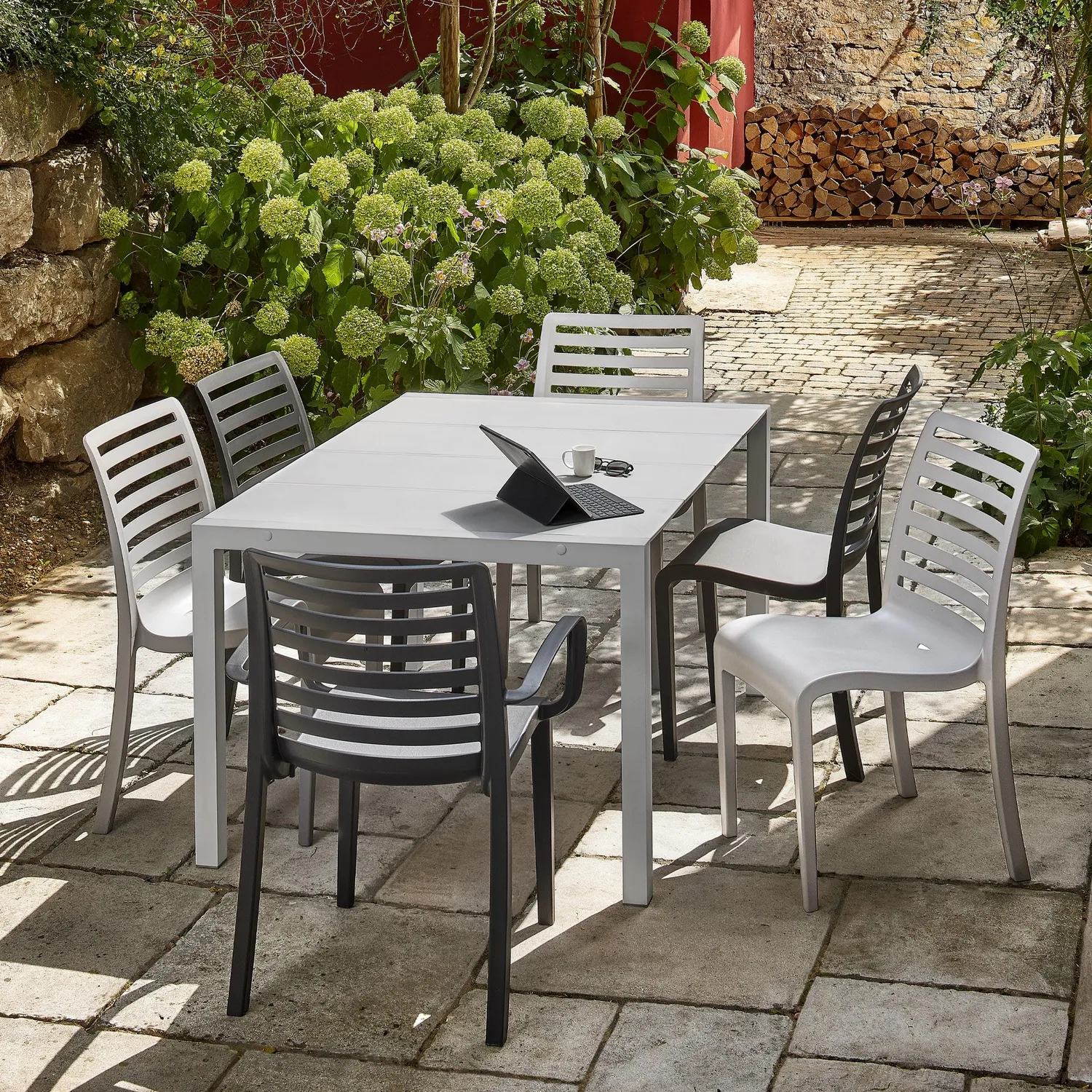 Grosfillex Eden Gartentisch 165x87 cm Platingrau Kunststoff