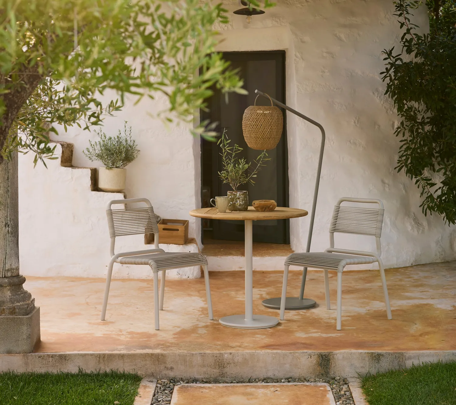 Cane-line Go Cafétisch 60 cm Aluminium Teak geometrisch