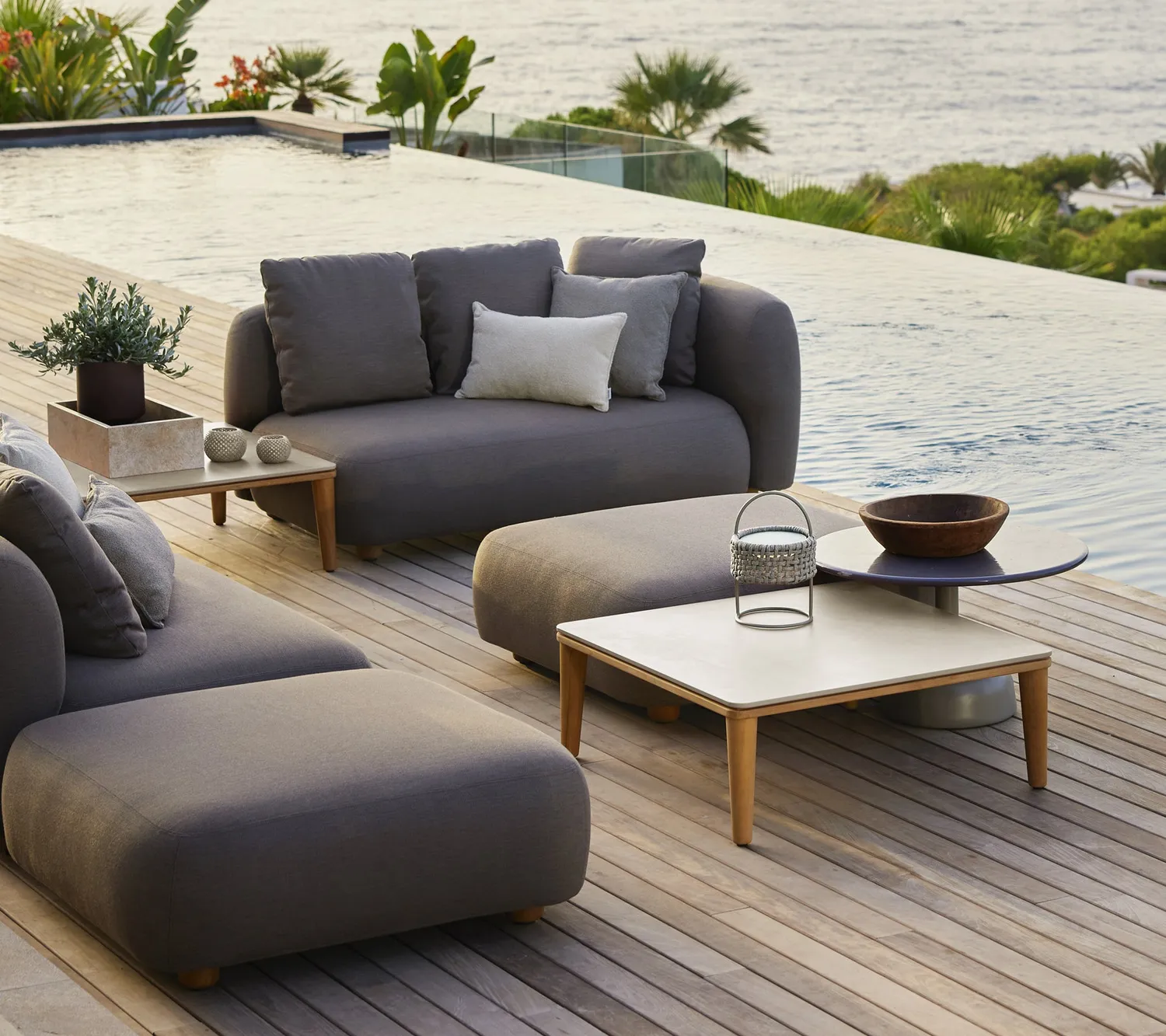 Cane-line Capture Couchtisch 85x85 teak taupe keramik