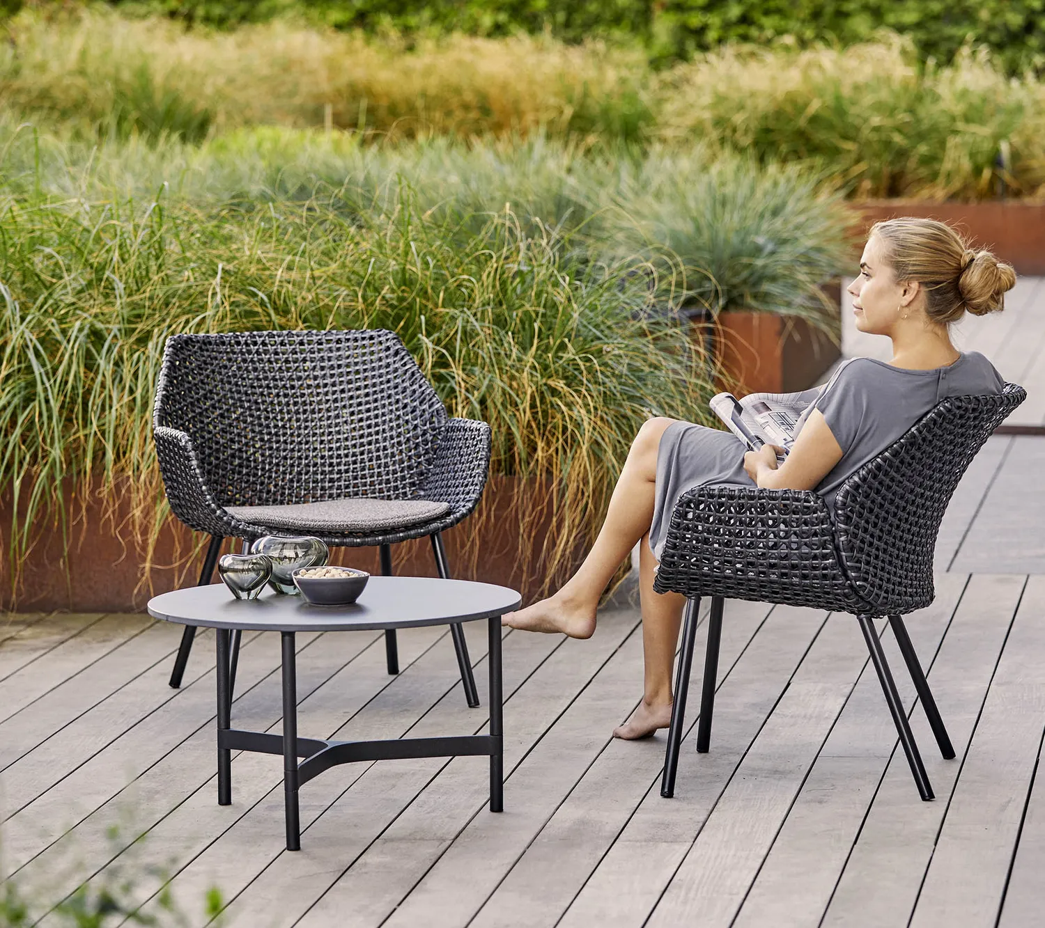 Cane-line Twist Couchtisch mittel Keramik fossilschwarz