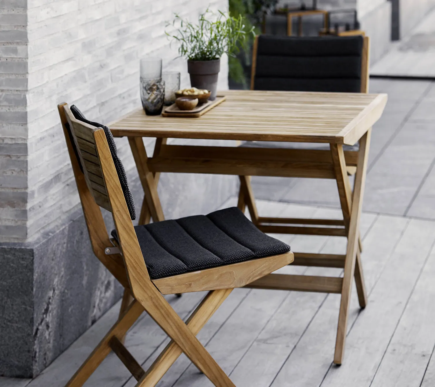 Cane-line Flip Klappstuhl Teak ohne Kissen