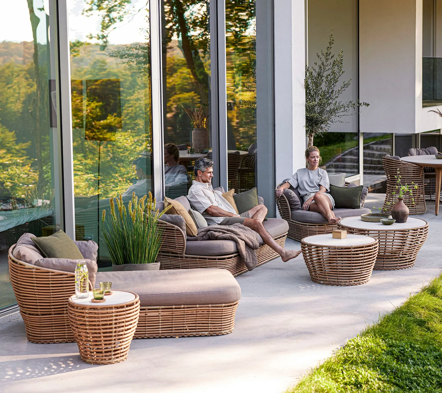Cane-line Basket Couchtisch Klein Natur Fossil Black