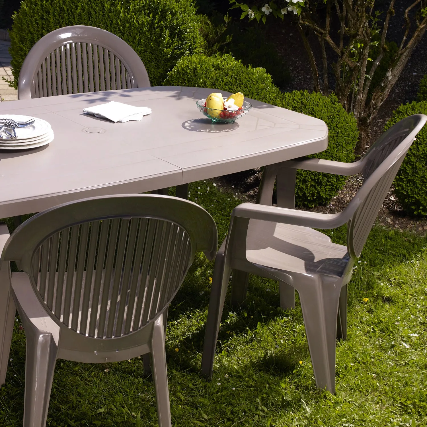 Grosfillex Fidji Gartensessel Anthrazit Lattenoptik