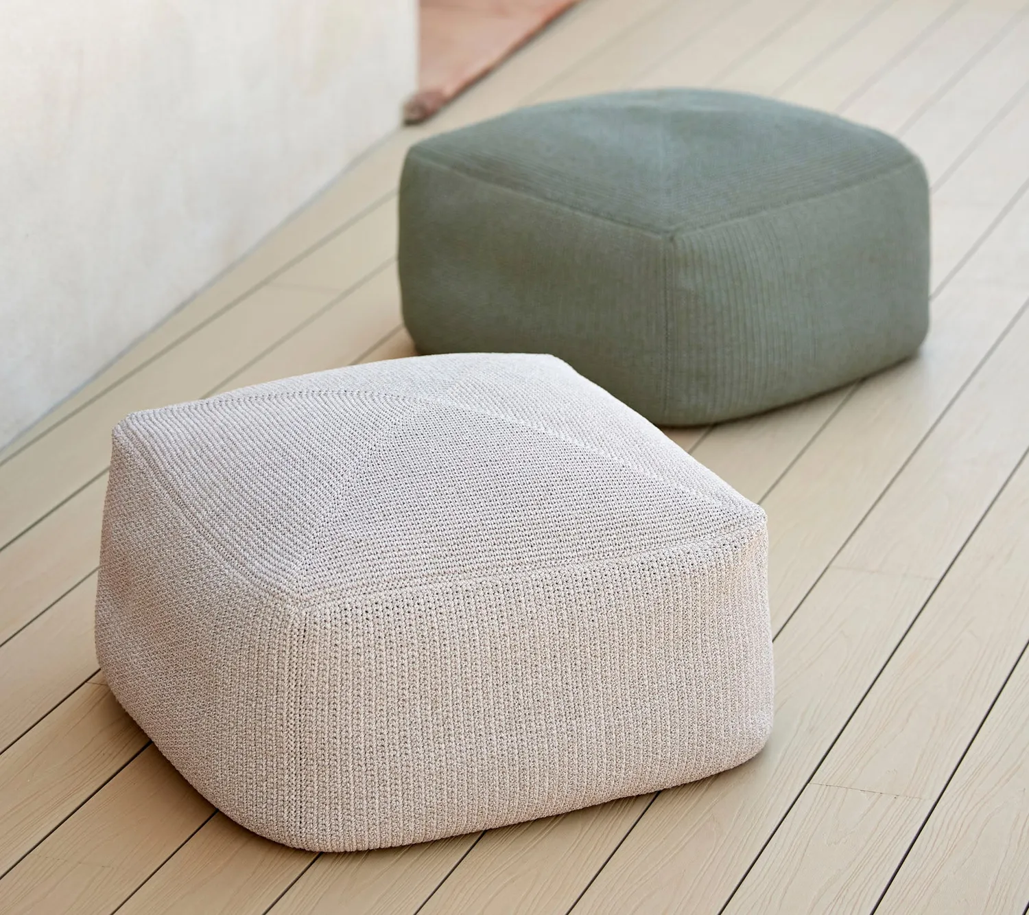 Cane-line Divine Fußhocker 60x60x35 Sand Handgehäkelt Outdoor