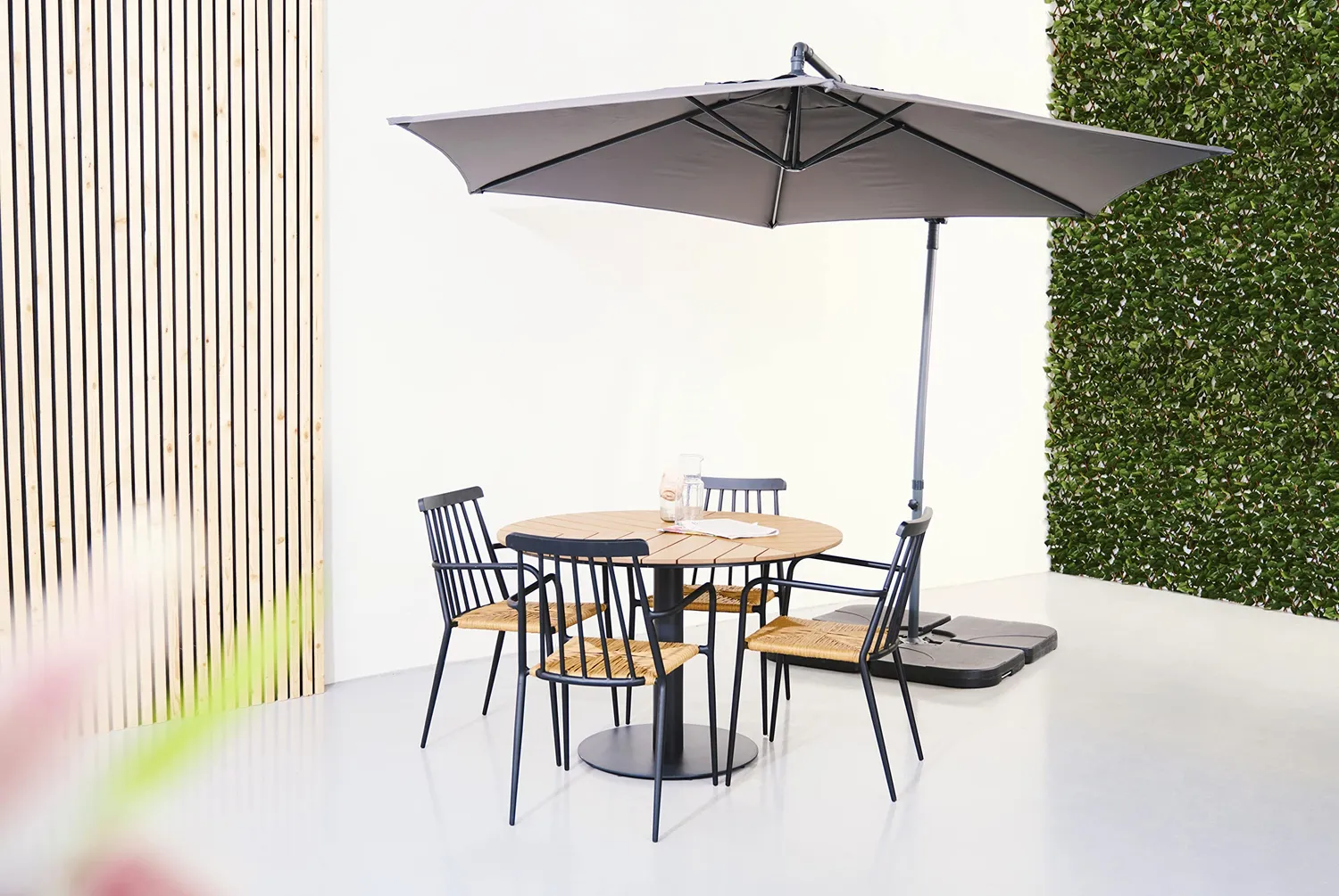 Envy Gartenmöbel-Set für 4 Personen Gartentisch Polywood stapelbare Polyrattan-Stühle