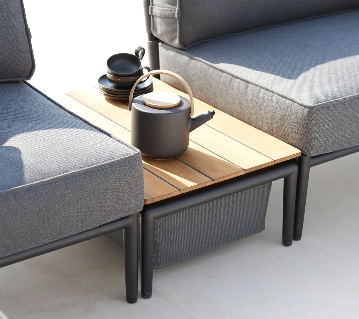 Cane-line Conic Boxtisch Teak grau Stauraum