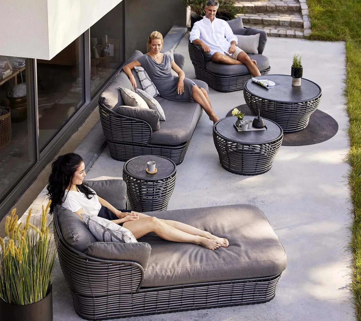 Cane-line Basket Couchtisch Klein Natur Fossil Black