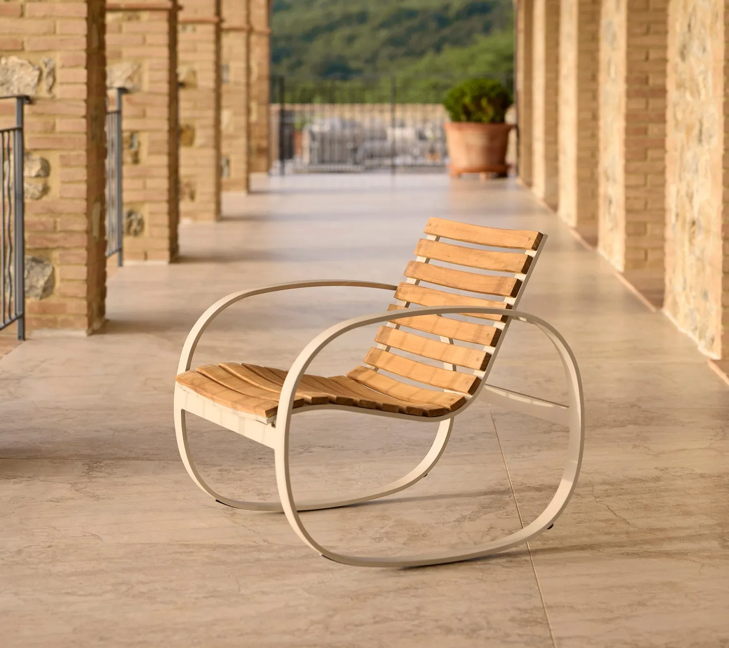 Cane-line Parc Schaukelstuhl Teak Lavagrau bequem
